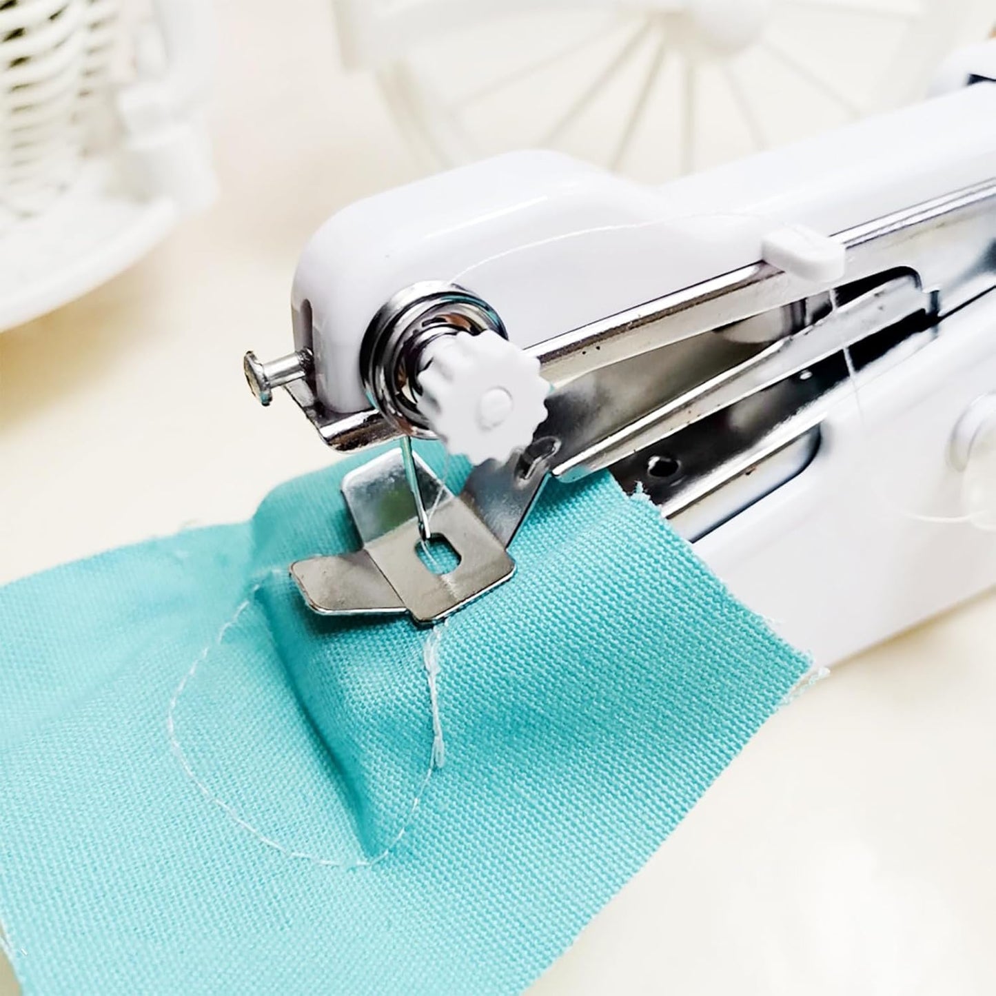 Handheld Sewing Machine, Portable Mini Hand Held Sewing Machine Cordless Electric Stitching Device, For Beginners, Professionals, Adults